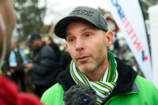 Jönköpings SLO Fredrik Uddén bli intervjuad innan