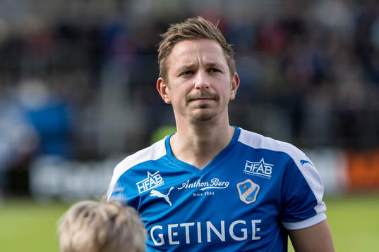 Halmstads Fredrik Olsson före fotbollsmatchen i Superettan