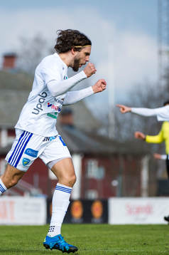 Umeå FC Simon Mårtensson jublar