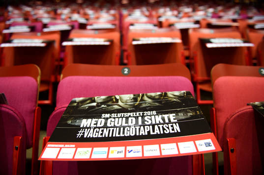 En matchklappa på läktaren