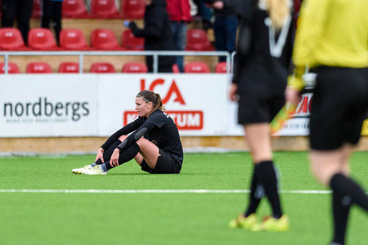 s Pauline Hammarlund deppar