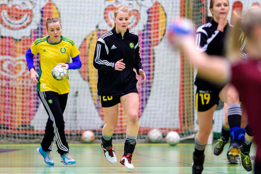 Sävehofs Ida Oden värmer upp innan semifinal 2 i