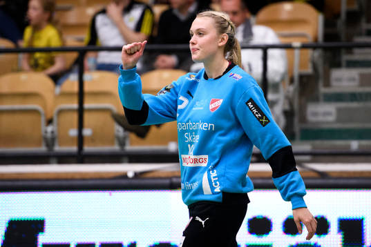 Lugis målvakt Matilda Ekdahl jublar