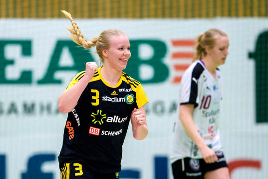 Sävehofs Elin Karlsson jublar