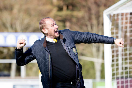 Elfsborgs manager Magnus Haglund jublar