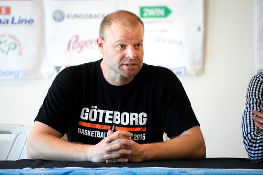 Högbo Baskets sportchef Jonas Fredrikson som också är