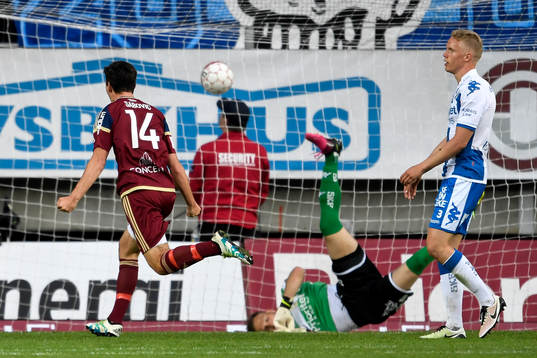 Djurgårdens Besard Sabovic jublar
