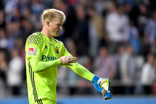 Djurgårdens målvakt Hampus Nilsson deppar