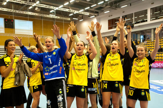 Sävehofs Ida Oden, målvakt Johanna Bundsen, Joanna