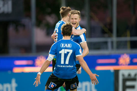 Halmstads Alexander Ruud Tveter och Sead Haksabanovic (med