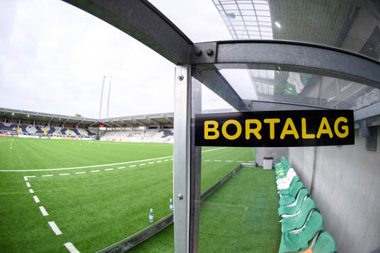 Bänken för bortalaget på Bravida Arena