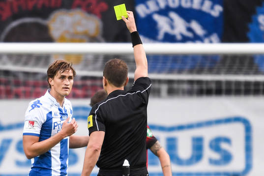 IFK Göteborgs Thomas Rogne får gult kort