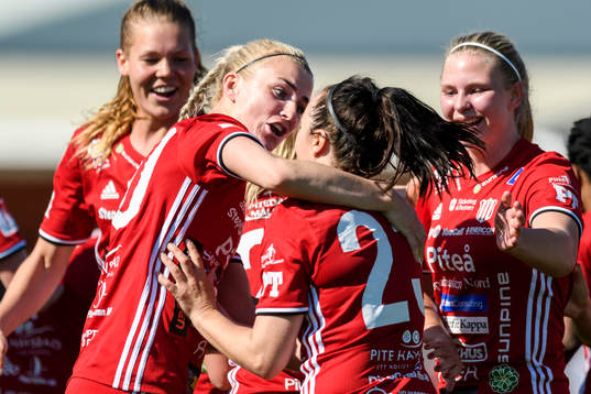 Piteås Emelie Lövgren jublar