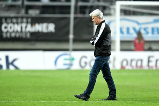 Hammarbys tränare Nanne Bergstrand deppar