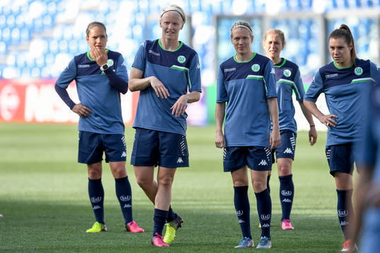Wolfsburgs Nilla Fischer, Lara Dickenmann och Ramona