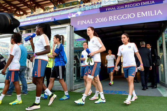 Lyons Lotta Schelin