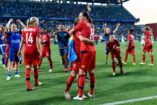 Lyons Lotta Schelin jublar