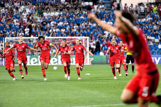 Lyons Élodie Thomis, Ada Hegerberg, Wendie Renard, Camille
