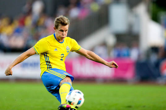 Sveriges Emil Krafth gör 2-1