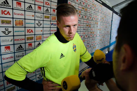 Sveriges Pontus Jansson i mixade zonen före Sveriges