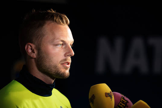 Sebastian Larsson i mixed zone