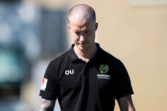 Hammarbys tränare Olof Unogård deppar
