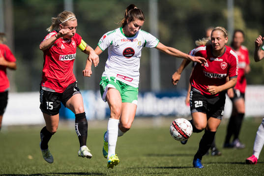 LB07s Mia Persson och Hammarbys Madeleine Tegström