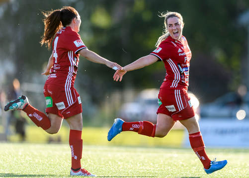 Piteås Irma Helin (h) jublar