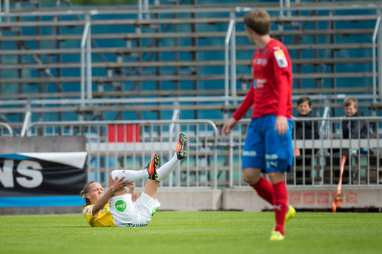 Falkenbergs Jesper Karlsson har ont