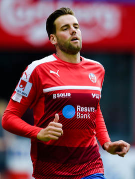 Helsingborgs  Mikael Dahlberg värmer upp före