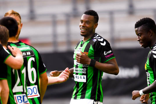 Bläddra bland fler bilder av Fotboll, Superettan, GAIS - Varberg