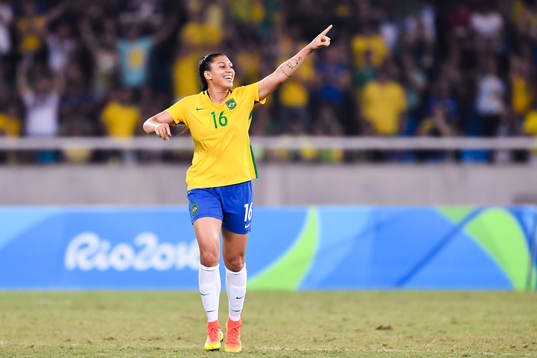 Brasiliens Beatriz jublar