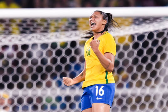 Brasiliens Beatriz jublar