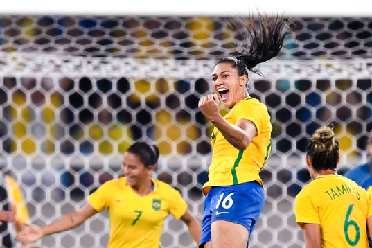 Brasiliens Beatriz jublar