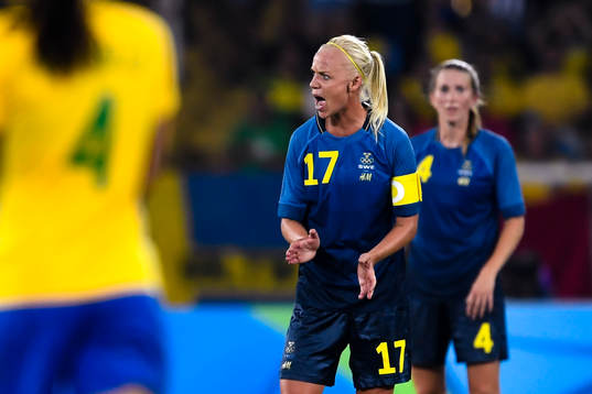 Sveriges Caroline Seger reagerar