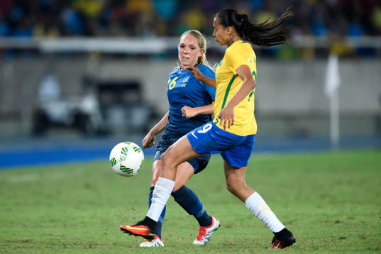 Sveriges Elin Rubensson i fotbollsmatchen mellan Brasilien
