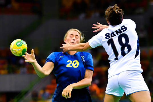 Sveriges Isabelle Gulldén i en kamp mot Argentinas