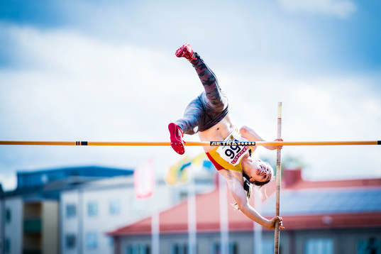 Louise Gabrielsson, Huddinge AIS hoppar