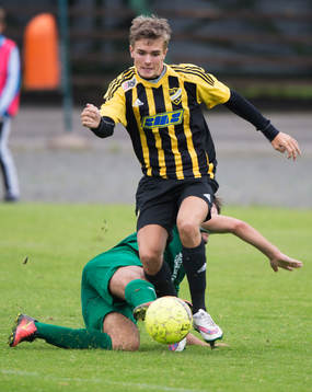 IFK Hässleholms Elliott Nilsson i matchen i division 2