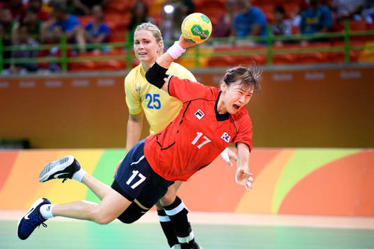Koreas Haein Sim i handbollsmatchen mellan Sydkorea och