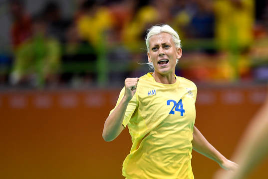 Sveriges Nathalie Hagman jublar