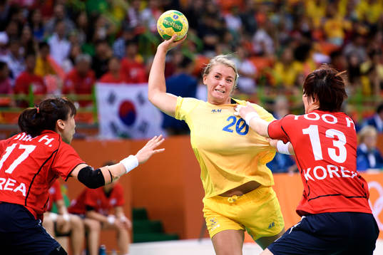Sveriges Isabelle Gulldén i handbollsmatchen mellan