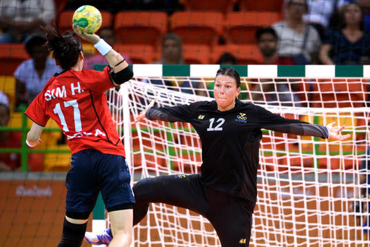 Sveriges målvakt Filippa Idehn i handbollsmatchen mellan