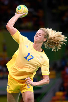 Sveriges Linnea Torstensson i handbollsmatchen mellan