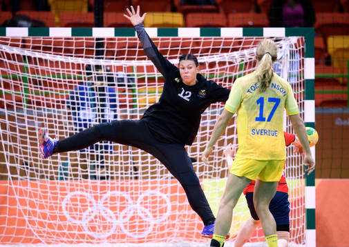 Sveriges målvakt Filippa Idehn i handbollsmatchen mellan