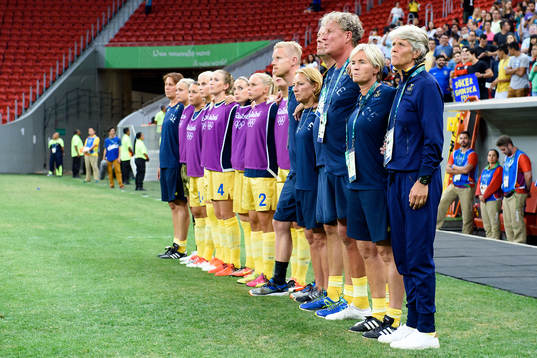 Sveriges assisterande förbundskapten Lilie Persson och