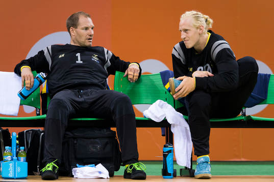 Sveriges målvakter Mattias Andersson och Mikael Appelgren