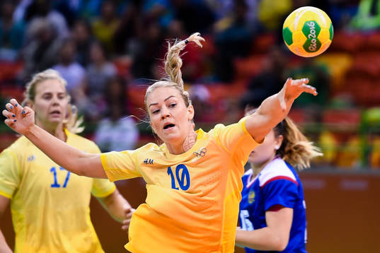 Sveriges Michaela Ek i handbollsmatchen mellan Ryssland och