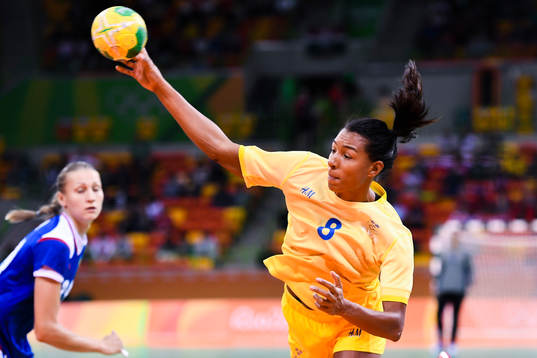 Sveriges Jamina Roberts  i handbollsmatchen mellan Ryssland