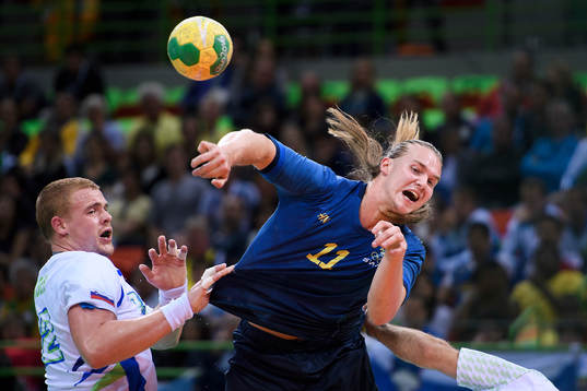 Sveriges Lukas Nilsson i handbollsmatchen mellan Slovenien